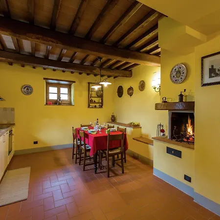 וילה In With Pool And Val Di Chiana View *