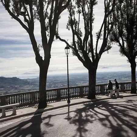 וילה In With Pool And Val Di Chiana View *