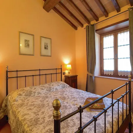 In With Pool And Val Di Chiana View Villa