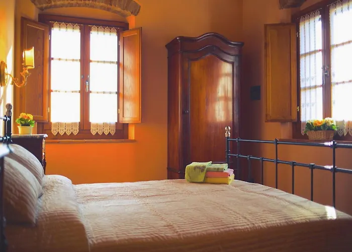 Villa In With Pool And Val Di Chiana View Cortona